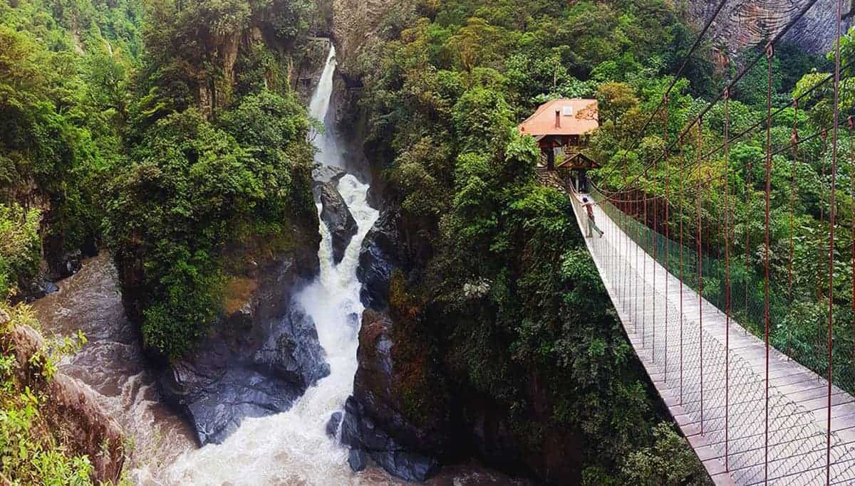 Baños de Agua Santa, la entrada a la cuenca amazónica de Ecuador